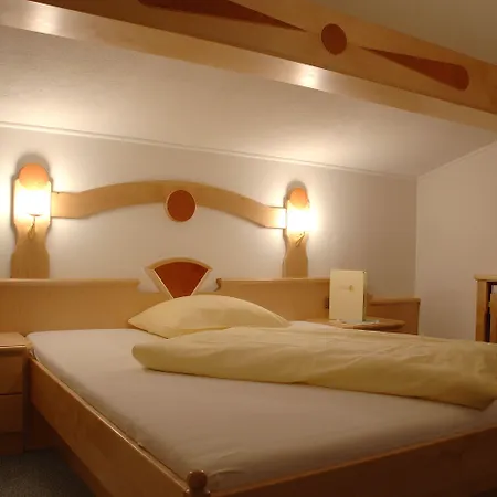 Alpenherz Hotel Garni 4*