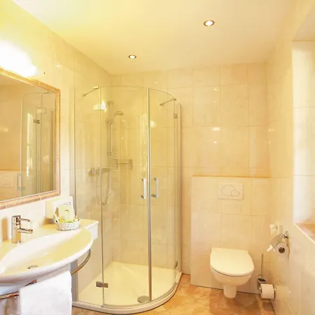 Alpenherz Hotel Garni 4*