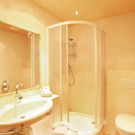 ホテル Alpenherz Garni