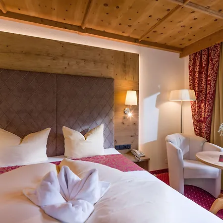 Alpenherz Garni Hotel 4*
