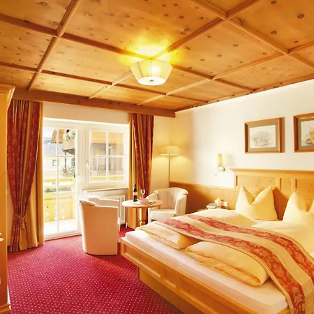 ホテル Alpenherz Garni ゲルロス