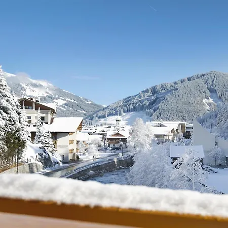 Alpenherz Garni Hotel 4*