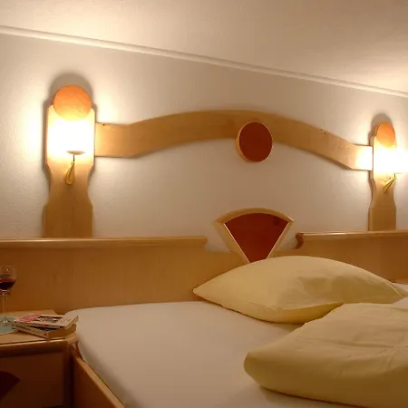 Alpenherz Hotel Garni Hotel 4*