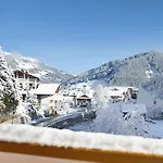מלון Alpenherz Garni 4*