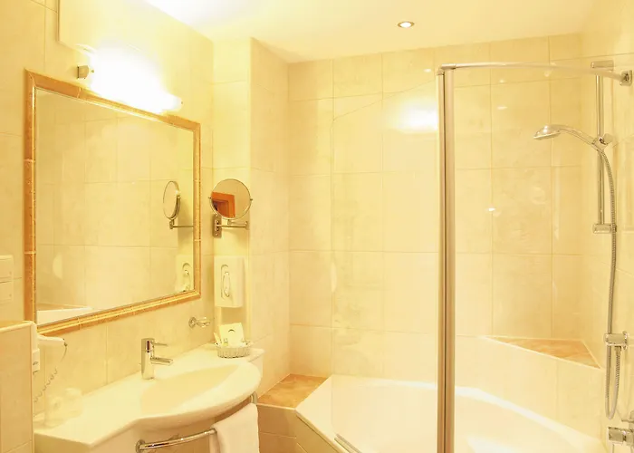 Hotel Alpenherz Garni 4*